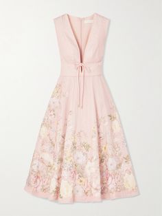 Zimmermann's 'Waverly' midi dress is decorated with a romantic floral pattern that blooms along the floaty skirt. Made from breathable linen, it has a slim bodice complete with contouring seams and ties at the plunging neckline to adjust the fit. Zimmerman Dresses, Dining Table Ideas, Zimmerman Dress, Pink Closet, Beautiful Wardrobe, Casual Glam, Wooden Dining Table, Chubby Cheeks, James Franco