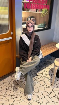 Stylish Outfits Hijab, Outfit Ideas Aesthetic Hijab, Outfit Ideas Hijab Casual, Outfit Idea Hijab, Outfits Aesthetic Hijab, Simple Outfits Hijab, Hijab Casual Outfit, Casual Teen Fashion, Style Hijab Casual