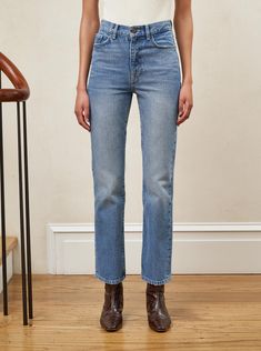 Fitted Straight Cropped Jeans In Rigid Denim, Classic Flare Jeans In Rigid Denim For Everyday, Classic Rigid Denim Flare Jeans For Everyday, Fitted Straight Leg Cropped Jeans In Rigid Denim, Straight Cropped Jeans In Rigid Denim, Classic Fitted Cropped Jeans For Work, Classic Cropped Jeans With Straight Hem For Spring, Fitted Straight Jeans With Five Pockets, Straight Cropped Jeans For Everyday