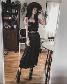 Alt Dress Outfits, Dress Outfits Formal, Alt Dress, Goth Formal, Bohemian Goth, Goth Style, Corporate Outfits, Alt Fashion, Mini Photo