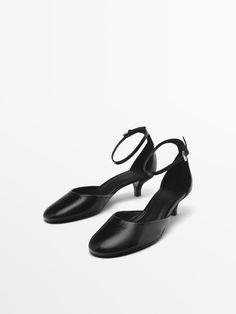 Heeled shoes with rounded toe · Black · Heel Shoes | Massimo Dutti Black Heel Shoes, Black Shoes Heels, Cargo Shirts, Black Heel, Holidays With Kids, Sweaters Knitwear, Massimo Dutti, Heel Shoes, Jeans Dress