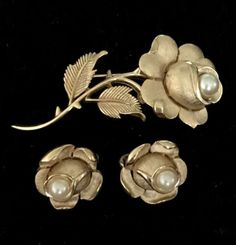 Elegant Flower Brooches With Rose Design, Elegant Rose Design Brooch, Elegant Rose Design Brooches For Anniversary, Pearl Wedding Ring, Trifari Jewelry, Vintage Trifari, Gold Jewelry Fashion, Flower Brooch, High Quality Jewelry