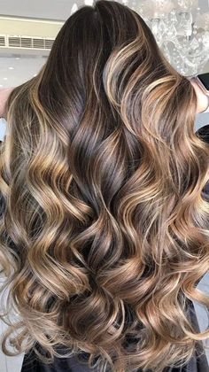 Blonde Brown Highlights, Dark Brown Hair With Blonde Highlights, Balayage Long Hair, Highlight Ideas, Blonde Highlights On Dark Hair, Autumn Hair, Golden Highlights