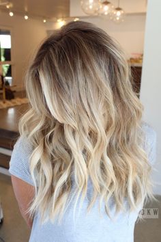 Blonde Lob With Extensions, Spring Blonde Balayage, Beleyage Blonde, Melted Blonde Hair Balayage, Bolyoge Blonde, Loved In Blonde Balayage, Blonette Hair Color, Bolyoge Hair Balayage Blonde, Blonde Balayage Medium Length