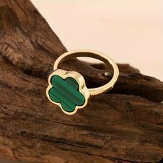 Perfect Flower Ring For Every Occasion, Chic Gift Idea One Size Fits All Green Flower Ring For Promise, Lucky Flower, Plant Rings, Chic Rings, Green Rings, 7 Rings, Ring Color, Sweet Gifts, Flower Ring