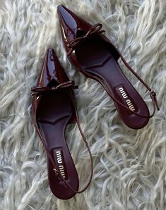 Shoes Summer 2024, Everyday Heels, Classy Heels, Pretty Heels, Heels Aesthetic, Dr Shoes, Smink Inspiration, Shoes Heels Classy, Vintage Heels