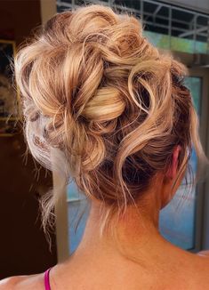 chic updo, hairstyle ideas, wedding hairstyle, wedding updo, updos, bridal hairstyle, bridal updos, messy updo, simple updo, messy upstyle, wedding hairstyle trends Old Hollywood Updo, Messy Upstyle, Volume Updo, Updo Simple, Formal Inspiration, Updos Bridal, Wedding Hair Tips, Messy Updos, Updo Messy