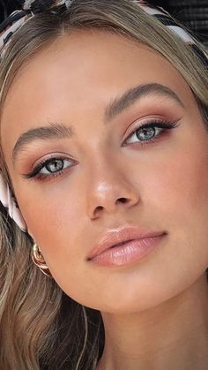 Summer Wedding Guest Makeup, Wedding Guest Makeup Blue Eyes, Bronze Makeup Look, Ball Makeup, Wedding Eyes, Natural Prom Makeup, Mekap Mata, Wedding Eye Makeup, Glam Bride