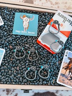 Beautiful and lightweight, those stirrup stud earrings are perfect for any occasion and adding a touch of western flair! Western Fashion Jewelry, Country Outfit, Western Stuff, Cool Car Accessories, Western Earrings, Hand Stamped Jewelry, Earrings Studs, Stirrups, Stamped Jewelry