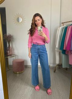 Fuschia Jeans Outfit, Pink Blouse Outfit Jeans, Pink And Turquoise Outfit, Nina Walder, Pink Sweater Outfits, Pink Blouses Outfit, Pink Sweater Outfit, Jeans And Sweater, Sweater And Jeans Outfit