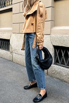 Moto Jacket Street Style, Jeans Outfit Dressy, Dark Jeans Outfit, Work Blazer Outfit, Chic Jean Outfits, Jeans Outfit For Work