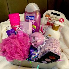 LADIES SELF CARE GIFT BASKET Hygiene Gift Basket Ideas, B Day Gifts For Best Friends, Period Basket For Daughter, Gift Ideas For Little Sister, New Mother Gift Basket, Mother’s Day Gifts Baskets, Gift Basket For Sister, Pink Basket Gift Ideas, Self Care Baskets