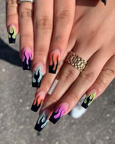 Pop Nails Luis Cuevas en Instagram: “#acrylicnails #nails #uñascdmx #uñasmexico #uñasacrilicas #flamenails” Pop Nails, Grunge Nails, Her Nails, Short Acrylic Nails Designs