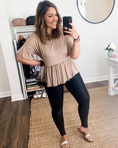 Loose Fitting Work Outfits, Plus Size Work Outfits Business Casual Summer, Casual Jean Work Outfits Women, Spring Business Casual Outfits Plus Size, Leggings Outfit For Work Offices, Banking Outfits, Business Casual Outfits Plus Size, Teacher Appropriate Outfits, Plus Size Business Attire