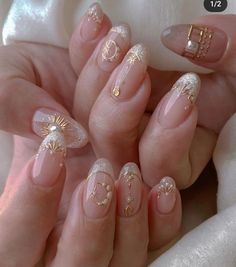 Glitter French Almond, French Manicure With Glitter, Manicure With Glitter, Golden Nails Designs, Almond Nail Ideas, Nail Almond, Cute Almond Nails, Almond Nail Designs, French Almond