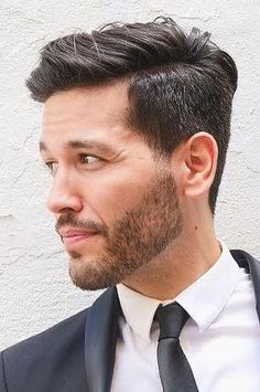 Professional Hairstyles For Men, Mens Medium Length Hairstyles, Office Hairstyles, Classic Haircut, Fine Straight Hair, Mens Haircuts, Medium Length Hair Men