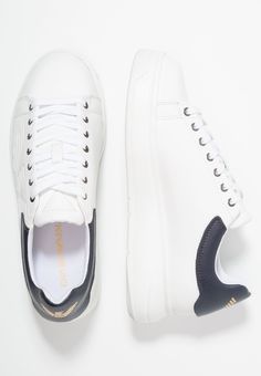 Emporio Armani Sneakers basse - optical white/navy Primavera Estate, White Sneaker, Emporio Armani, Navy And White, Baskets, Lace Up, Navy