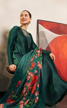 Outfits For Eid, Eid Suits, Most Beautiful Smile, Hania Aamir, Dabka Work, Asian Wedding Dress Pakistani, Shoes Guide, Simple Kurti, Pakistani Women