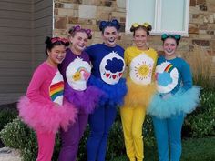 not mine Care Bears Costumes, Care Bear Costume, Halloween Kostüm Baby, Care Bears Halloween Costume, Costumes Faciles, Diy Group Halloween Costumes, Costumes For Work, Best Group Halloween Costumes, Halloween Costumes For Work