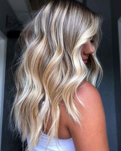 Blonde 2023, Blonde Hair Color Shades, Gorgeous Blonde Hair, Blonde Hair Colour Shades, Softball Hair, Blonde Lowlights, Hair Change, Fall Blonde Hair, Summer Blonde Hair