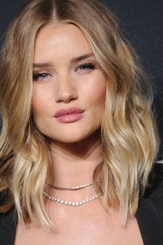 Teen Haircuts, Summer Haircuts, Hairstyles For Medium Hair, Rosie Huntington, Summer Hairstyles For Medium Hair, Huntington Whiteley, Rosie Huntington Whiteley, Long Bob