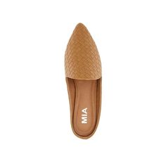 Experience luxurious comfort and modern style with the Mia Johona Slide. Crafted from soft, woven faux leather and set on a low heel, this timeless mule is the perfect blend of relaxed sophistication. The pointed toe adds an extra touch of refinement, making it the perfect choice for day-to-night looks. Store Hours, Night Looks, Low Heels, Mule, Modern Style, Faux Leather, Heels, Leather