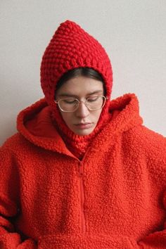 Woolen Chunky balaclava hat in red and orange. Our balaclava is made of high quality merino wool. Balaclava made of warm bulky yarn, knitted by hand. Needless to say this is the epitome of soft & cozy. This is a small thing that can make your F/W outfit sing. Perfect for the upcoming F/W season. Item are designed to protect your ears, forehead and neck area from cold and wind, with a tight-fitting lining. Handmade with love. Chunky Balaclava, Red Balaclava, Wool Balaclava, Balaclava Knit, Crochet Balaclava, Chunky Hat, Knitted Hood, Red And Orange, Hat Crochet