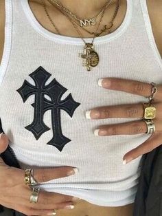 Trendy Fashion Cross Patched Crop Top (O.M Exclusive), Womens Tops Cross Patch, Streetwear Mode, Heart Patches, Vintage Punk, Crop Tank Top, Ribbed Tank Tops, Edgy Look, Aesthetic Grunge, Chrome Hearts