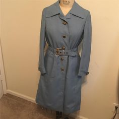 The Alligator Company Vintage 1970's Blue Coat Marked Size: 12 All Measurements Are Approximate! Chest: 40" (Widest Points From Armpit To Armpit Measured) Sleeves: 23.5" (Armpit To Cuff Measured) Length: 42" (Shoulder To Bottom Of Hem Measured) Across The Back Of Shoulders: 16.5" (Shoulder Seam To Shoulder Seam Measured) No Fabric Content Label. If You Need Any Additional Information, Please Feel Free To Email Me. Im Only Human, Blue Coat, Blue Coats, Historical Clothing, Alligator, Trench Coat, 1970s, Shirt Dress, Size 12