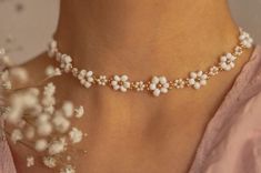 Daisy Bead Necklace, White Flower Choker, Flower Bead Necklace, Pretty Jewelry Necklaces, Flower Choker