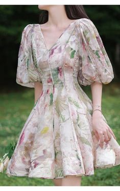 Black And Pink Floral Dress, Fall Fashion Looks, Trendy Fall Fashion, Frock Fashion, Korean Fashion Dress, Frock Design, Stylish Dress Designs, Tutu Skirt