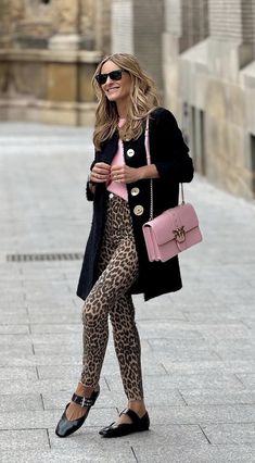 Leopard Leggings Outfit Winter, Therapist Attire, Jumpsuit Outfit Winter, Leopard Jeans Outfit, Cheetah Pants, Leggings Outfit Winter