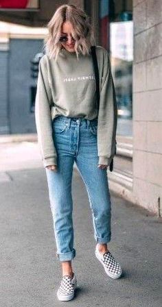 Vinter Mode Outfits, Chic Jean Outfits, Zippers Fashion, Casual Outfits For Teens, Streetwear Jeans, Look Retro, Casual School Outfits, Outfit Jeans, Winter Trends