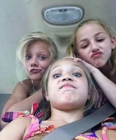 Maddie Chloe And Paige, Dance Moms Sophia, Dance Moms Paige, Chloe And Paige, Dance Moms Clips, Dance Moms Memes, Dance Moms Season, Dance Moms Maddie, Dance Moms Moments