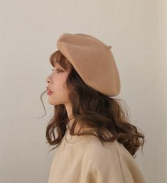 Baret Outfit, Stylish Caps, Cute Hats, Hat Fashion, Pretty People, Long Hair, Bangs, Korean Fashion, Girl Fashion