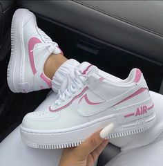 Tenis Air Force, Sneaker Outfits, Nike Shoes Air Force, Painted Sneakers, Jordan Shoes Girls, Custom Nike Shoes, Sneakers Fashion Outfits, Nike Air Shoes, Cute Nike Shoes