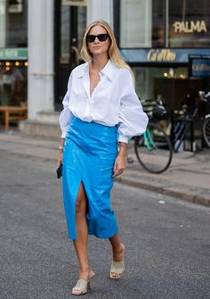 Oversized Shirt Outfit, Copenhagen Fashion Week Street Style, Oversized White Shirt, White Shirt Outfits, Outerwear Trends, All Black Fashion, Outfit Chic, Copenhagen Style, Copenhagen Fashion Week