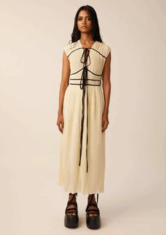 Romantique Ruched Off-White Muslin Dress Xxxl Dress, Muslin Dress, Dresses Xxl, Fashion Wishlist, Conscious Fashion, Muslin Fabric, Indian Fashion Designers, Ruched Dress, How To Look Classy