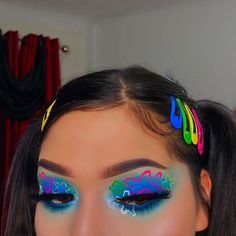 Patrick Star Makeup, Spongebob Makeup, Spongebob Rave Makeup, Trippy Eyeshadow Looks, Rhinestone Makeup, Halloween Eye Makeup