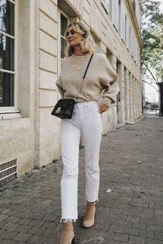 Beige Knit Sweater, Nude Boots, How To Look Expensive, Millennials Fashion, Chic Winter Outfits, Looks Street Style, Neutral Outfit, Looks Chic