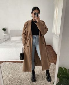 Brown Trench Coat Outfit, Trench Coat Outfit Winter, Brown Coat Outfit, Coat Outfit Casual, Long Coat Outfit, Outfit Elegantes, Winter Coat Outfits, New York Outfits, Trench Coat Outfit