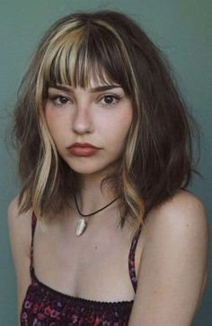 Best Curtain Bangs, Shoulder Length Hair With Bangs, Bang Hairstyles, The Trend Spotter, Layered Haircuts With Bangs, Hair Streaks, Short Wavy Hair, Fringe Hairstyles, Short Hair With Bangs