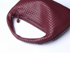 Bag Details: Size: 50 x 30 x 3cm Closure: Zipper Pattern: Knitting Lining: Cotton Material: PU vegan leather Fancy Fits, Inside My Bag, Pattern Knitting, Bag Details, Special Clothes, Winter Fits, Things To Buy, Small Bags, Girly Things