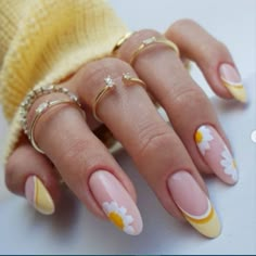 Spring Acrylic Nails, Daisy Nails, Yellow Nails, Floral Nails, Dream Nails