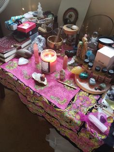 Alter Setup, Self Love Spells, Witchcraft Altars, Apartment Pink, Purple Interior Design, Alter Ideas, Spiritual Room, Lunar Witch, Altar Ideas