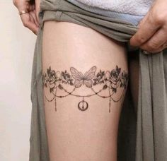 Band Tattoo For Women Leg, Collar Bone Tattoo Both Sides, Chain Tattoo Thigh, Leg Chain Tattoo, Garter Tattoos For Women Thighs, Thigh Cuff Tattoo Women, Floral Garter Tattoo, Waist Tattoos For Women Wrap Around, Tattoo Wrapped Around Thigh