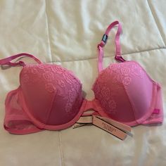 Brand New W/ Tags. Smoke/Animal Free Home! Spring Padded Push-up Bra, Victoria's Secret Spring Push-up Bra, Spring Push-up Bra, Lace Bra Set, Women Painting, Beautiful Bra, Sleep Wear, Lace Slip Dress, Lace Slip