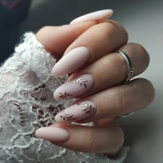 Bride Nails Wedding Matte, Fall Wedding Nails Almond Shape, Japanese Gel Nail Art, Wedding Nail Inspo For Bride, Bridal Nails Ideas, Modern Wedding Nails, Bride Nails Elegant, Acrylic Bridal Nails, Bride Nails Wedding Elegant