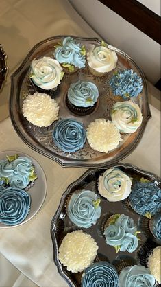 Assorted cupcakes 
Blue floral