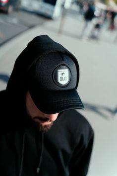 This black baseball cap represents the rebellion against the status quo with the purest Oblack style. It maintains the casual spirit of the Classic collection adding the sobriety, strength and power of the black. Faithful to his sisters, this trucker cap is tremendously light and comfortable due to to its padded visor and front panel. Like the rest of the Oblack baseball caps, the Total Black has been designed for both men and women and its color allows us to combine it with any outfit. Product details  Measurements: baseball cap with a circumference of 57-61 cm and a visor of 6 cm. Materials: 60% polyester and 40% nylon.  Comfort: padded visor and front panels. Inner front lining to prevent friction with the forehead. Adjustable: trucker cap with snap back closure. Breathable: The high qu Black Cap Outfit Men, Black Cap Outfit, Cap Outfit, Black Baseball Cap, Total Black, Status Quo, Black Cap, Classic Collection